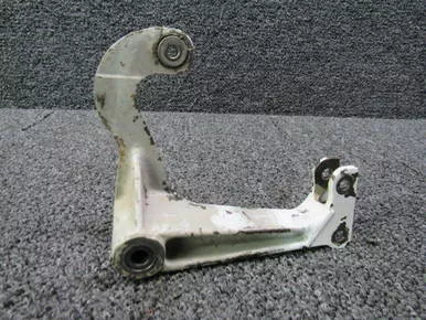 0841106-6 Cessna 401 Bellcrank Idler Main Gear Door RH